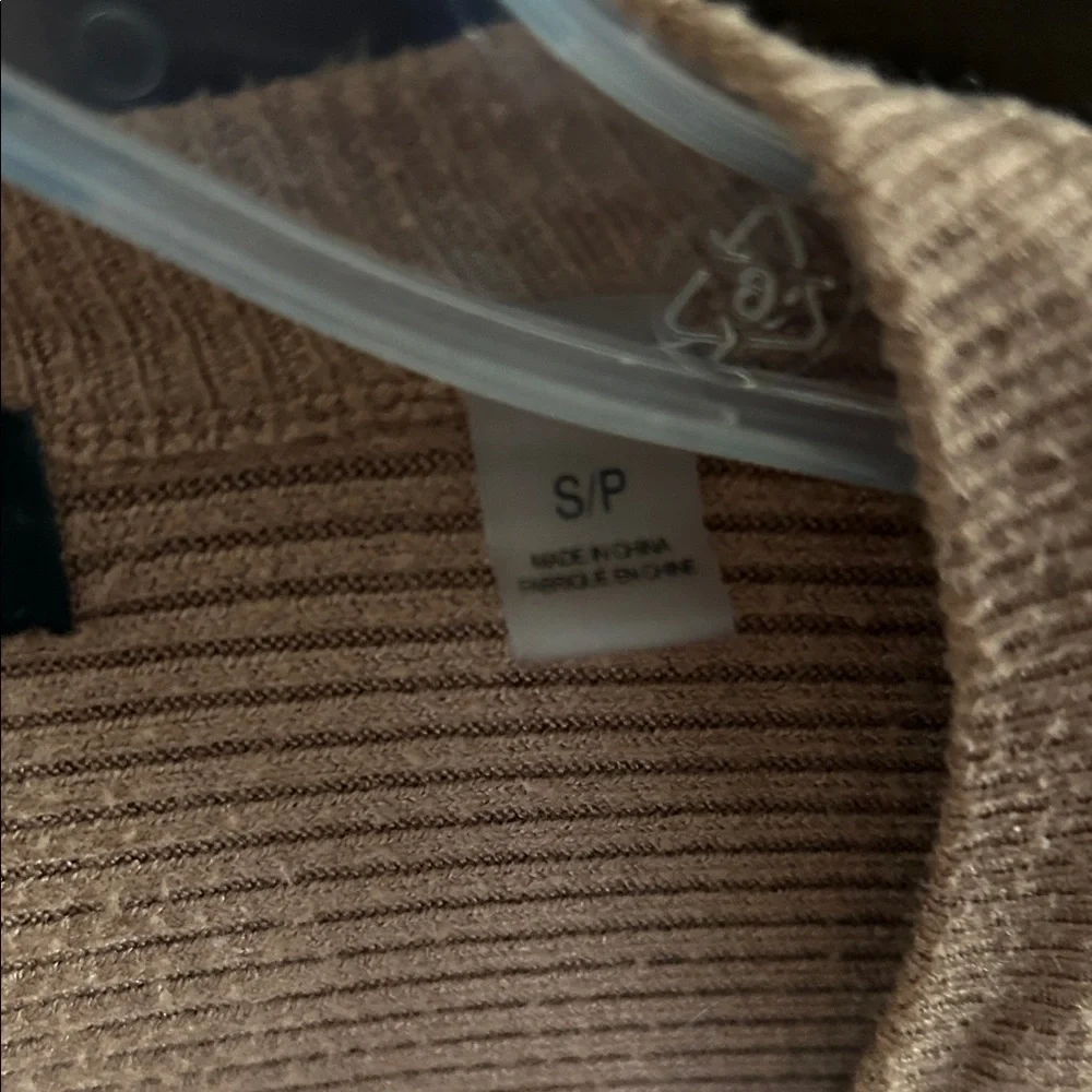 Tahari Camel Button-Up Women's Cardigan Very warm - Picture 3 of 7